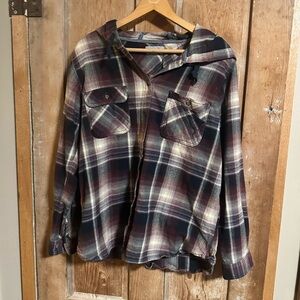 Carhartt women’s beartooth plaid hooded flannel shirt
